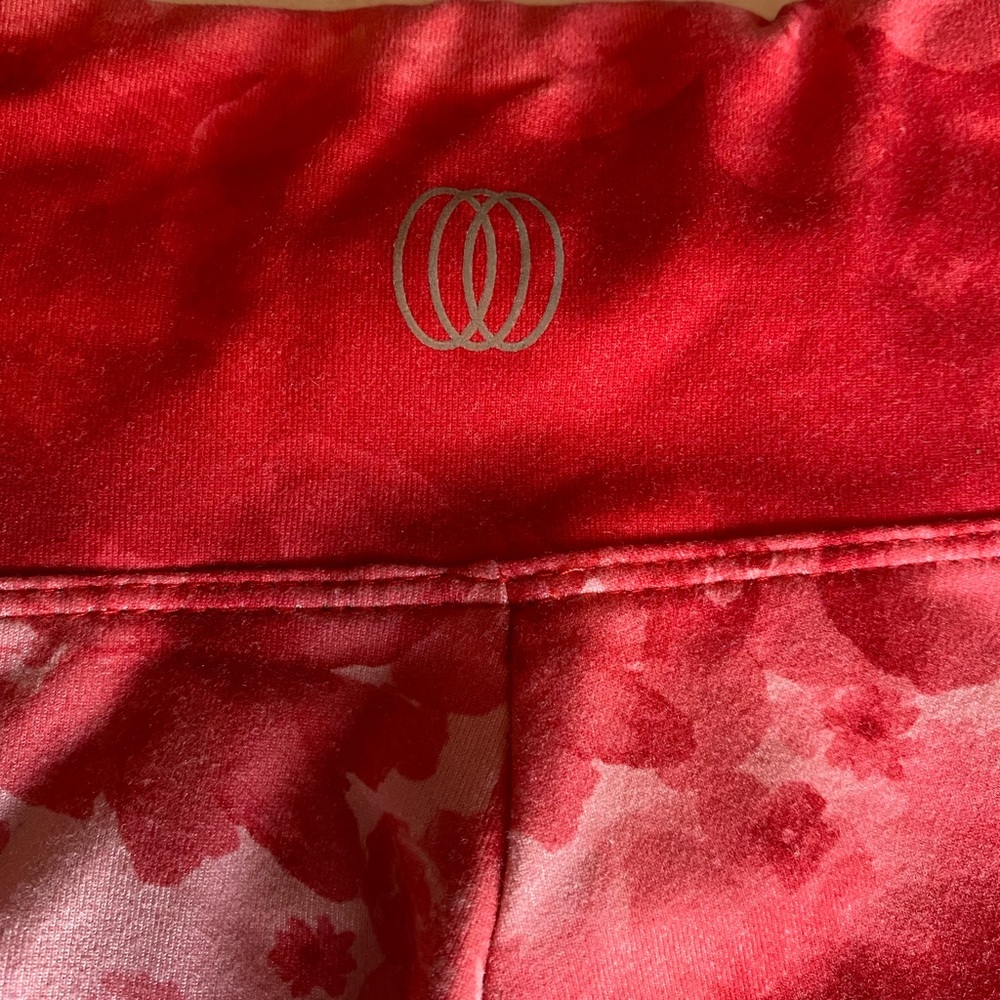 Red tie-dyed Balance Collection capri leggings